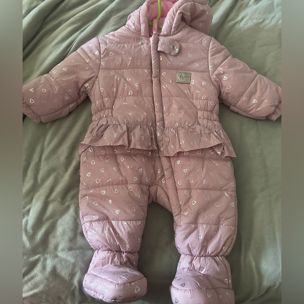 9-12 month winter coat, never used✨